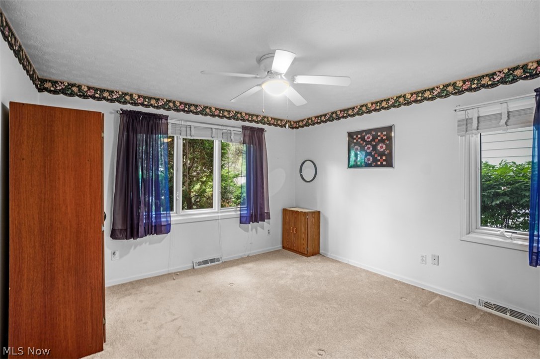 1897 Winchester Road Cleveland, OH 44124 - Photo 32 of 39 Gallery Image 32