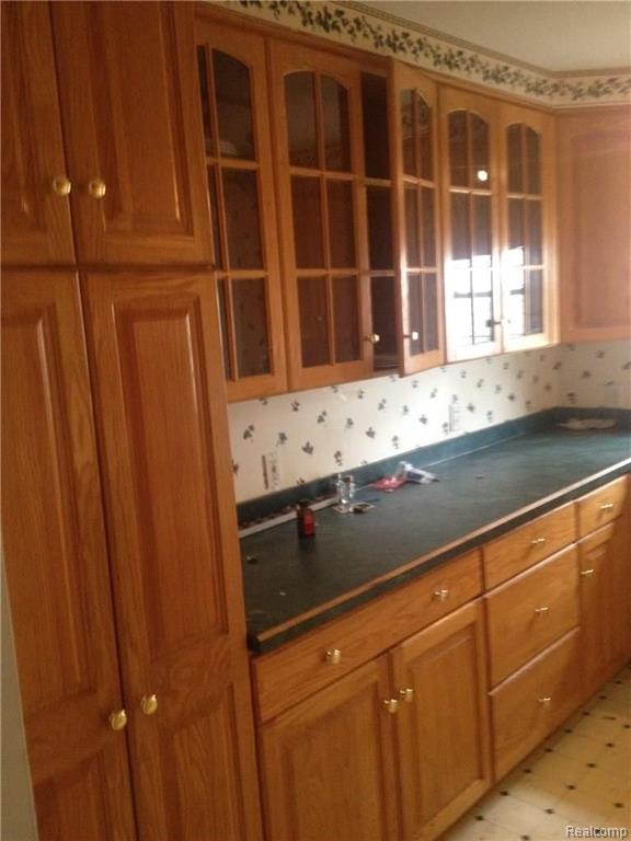 1308 Roslyn Road Grosse Pointe, MI 48236 - Photo 5 of 21