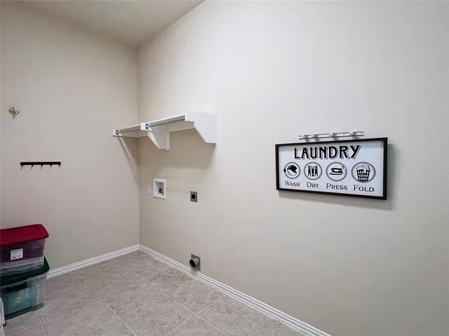 a view of a hallway with closet