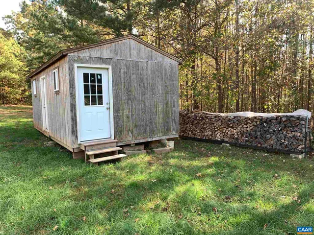 $1,800 | 7136 Venable Road, Kents Store, VA 23084