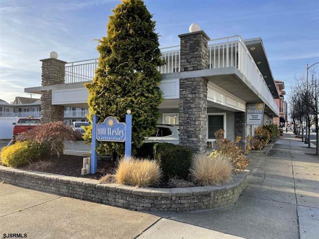 900 Wesley Ave Unit 103  