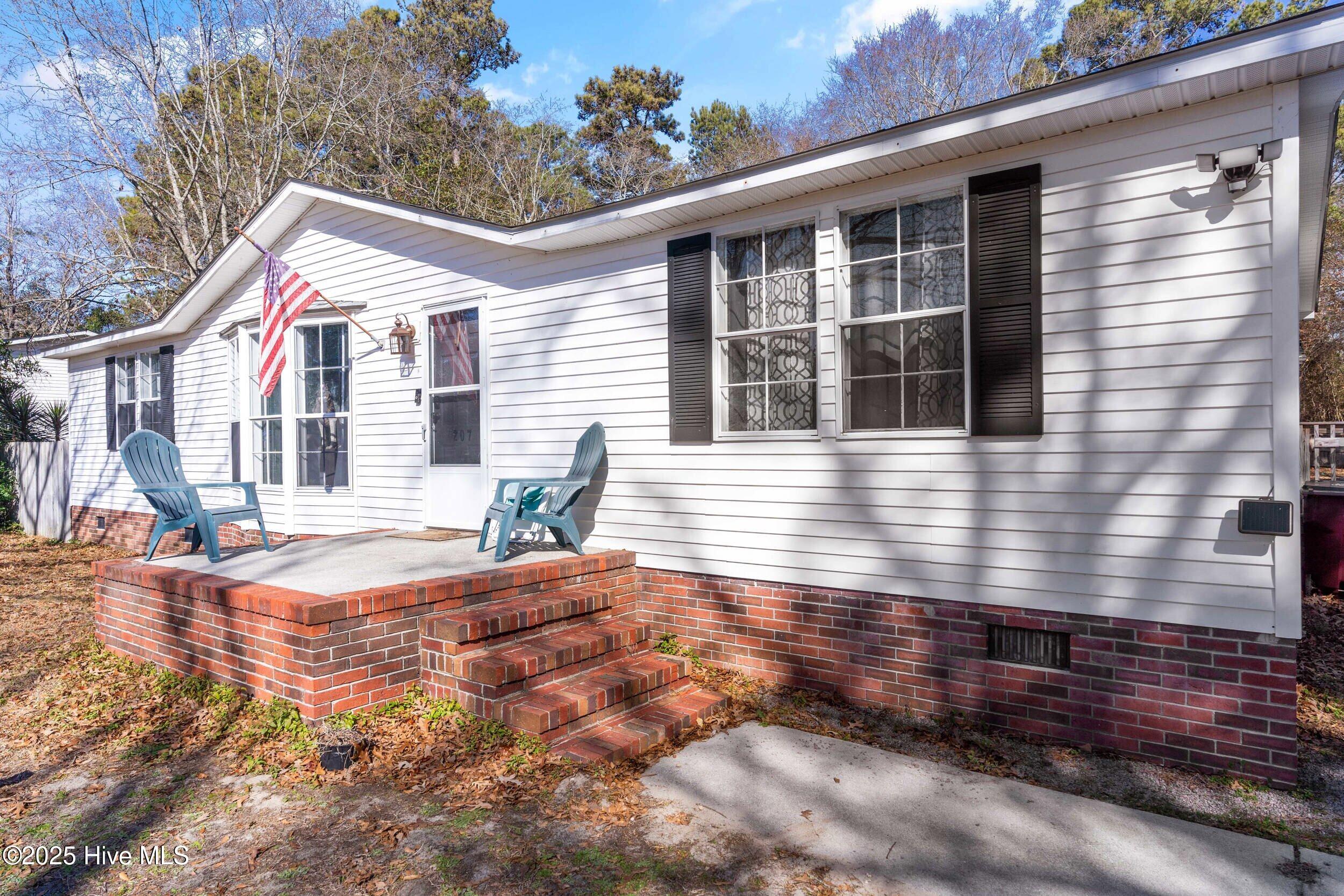 207 Moores Landing Road Hampstead, NC 28443 - Photo 5 of 46 Front Porch