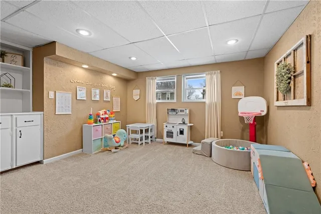 $279,000 | 400 Southwest Killarney Lane, Blue Springs, MO 64014