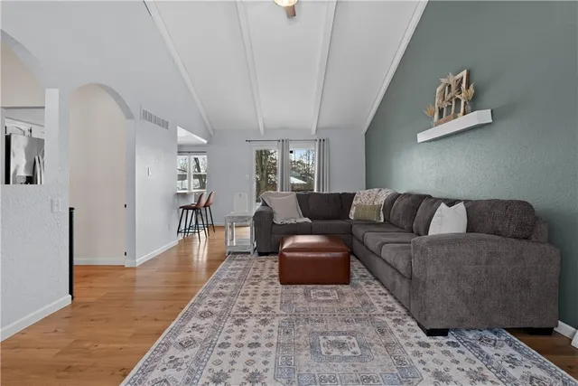 $279,000 | 400 Southwest Killarney Lane, Blue Springs, MO 64014