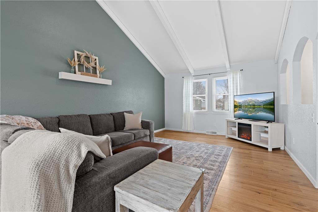 400 Southwest Killarney Lane Blue Springs, MO 64014 - Photo 2 of 23