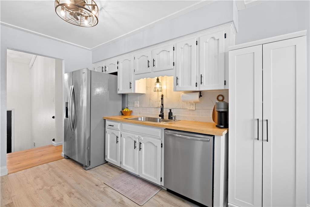 400 Southwest Killarney Lane Blue Springs, MO 64014 - Photo 7 of 23