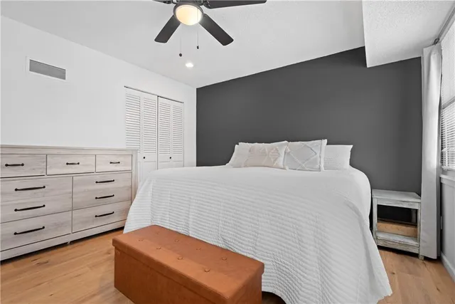 $279,000 | 400 Southwest Killarney Lane, Blue Springs, MO 64014