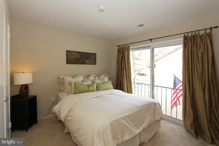 11649 Mediterranean Court Reston, VA 20190 - Photo 27 of 30 Fourth Bedroom
