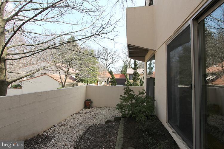 11649 Mediterranean Court Reston, VA 20190 - Photo 29 of 30 Exterior (General)