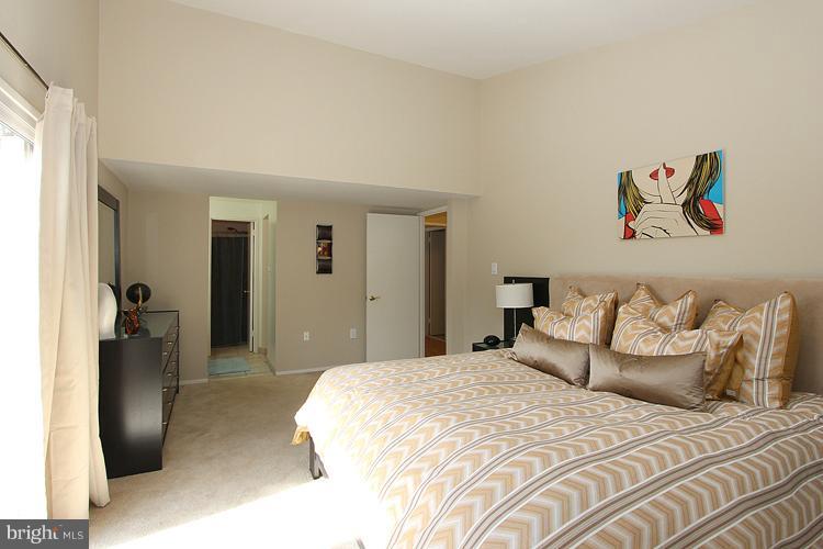 11649 Mediterranean Court Reston, VA 20190 - Photo 4 of 30 Bedroom (Master)