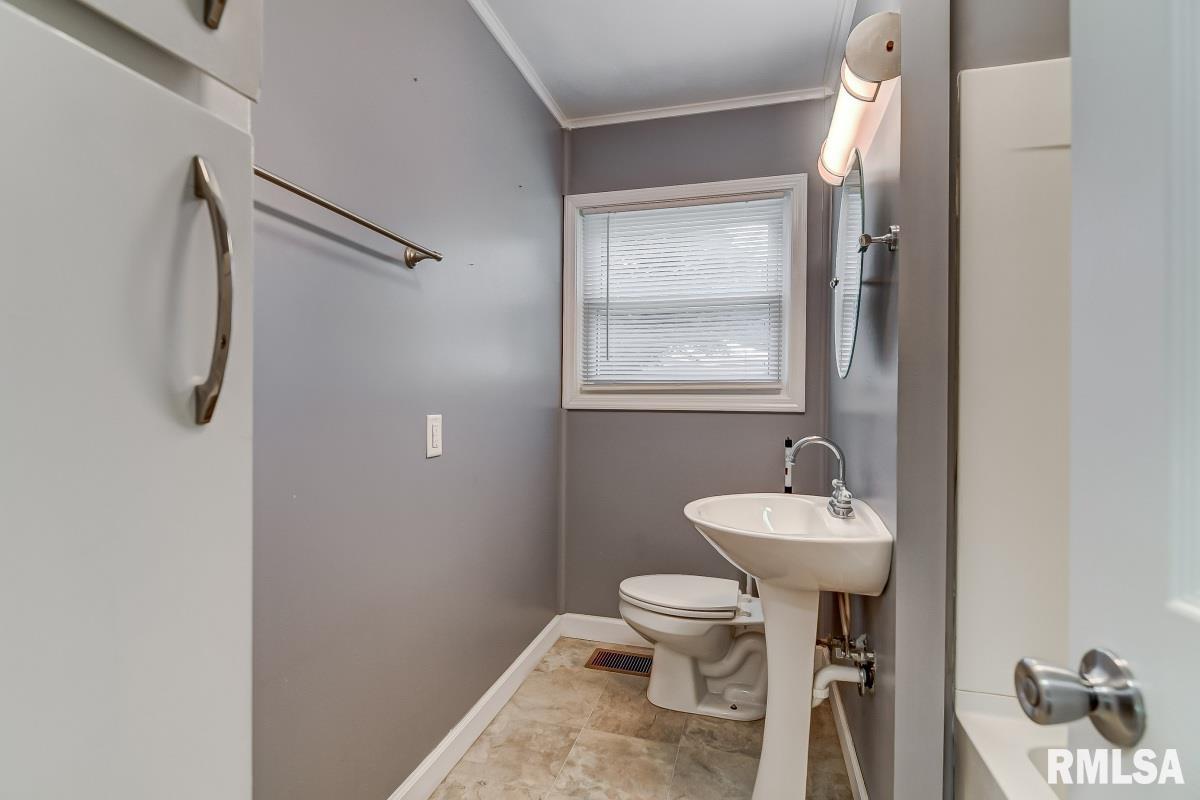2321 Huntington Road Springfield, IL 62703 - Photo 23 of 30