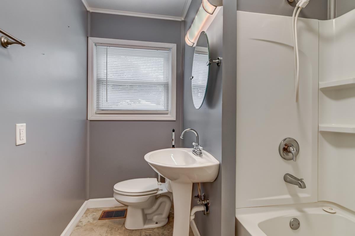 2321 Huntington Road Springfield, IL 62703 - Photo 24 of 30