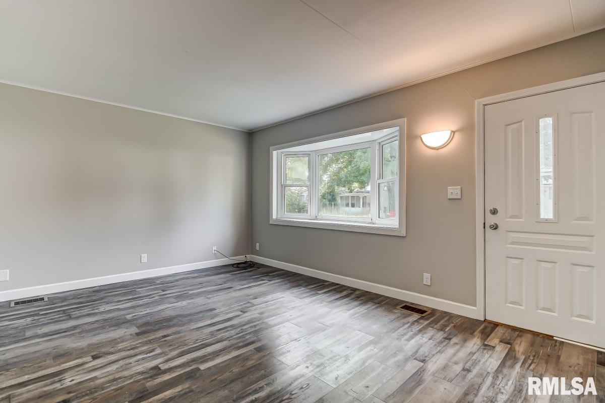 2321 Huntington Road Springfield, IL 62703 - Photo 6 of 30