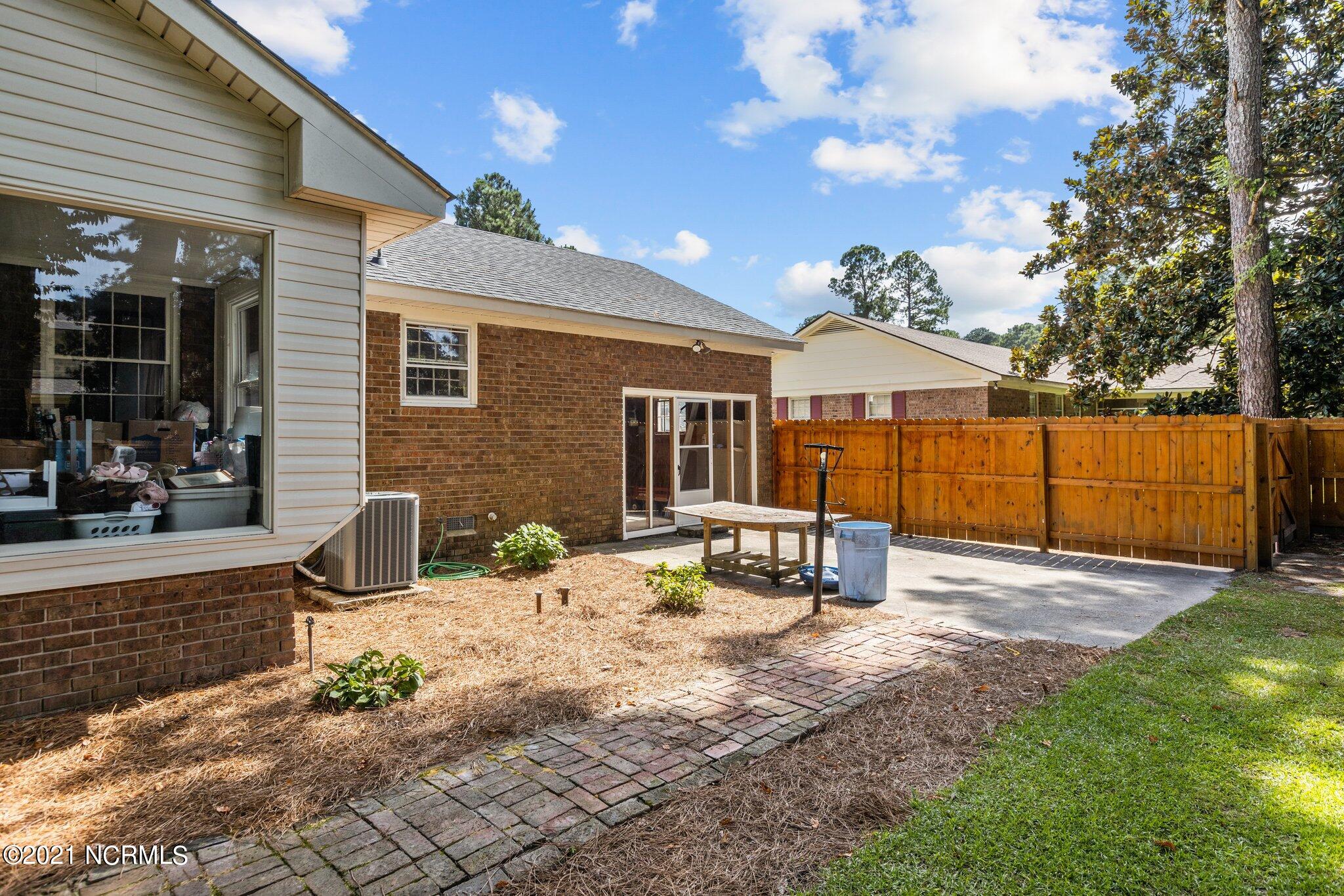 110 Crown Point Road Greenville, NC 27858 - Photo 24 of 29 15-web-or-mls-IMGL7825