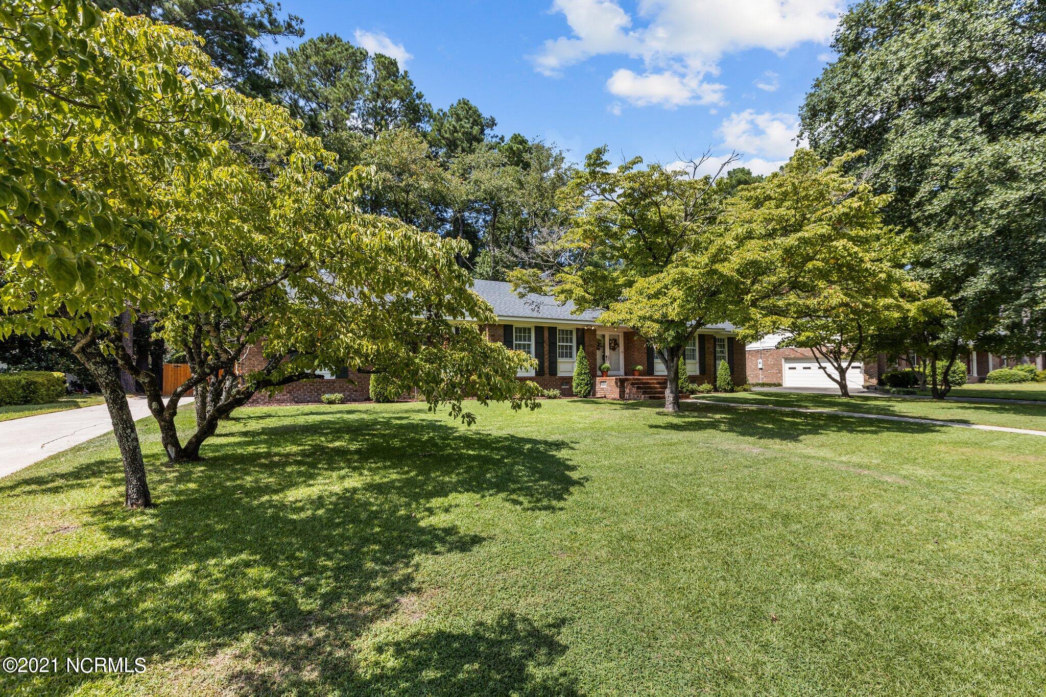 110 Crown Point Road Greenville, NC 27858 - Photo 3 of 29 7-web-or-mls-IMGL7816