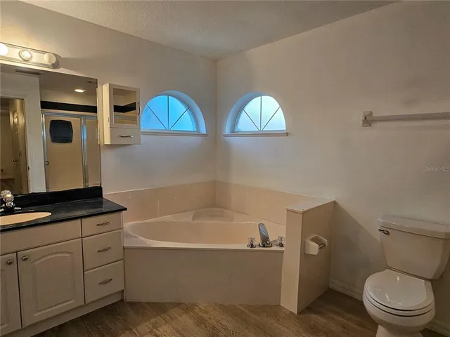 $359,900 | 5692 Northeast 62nd Court Road, Silver Springs, FL 34488