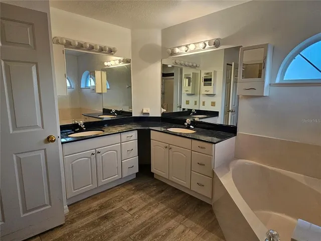 $359,900 | 5692 Northeast 62nd Court Road, Silver Springs, FL 34488