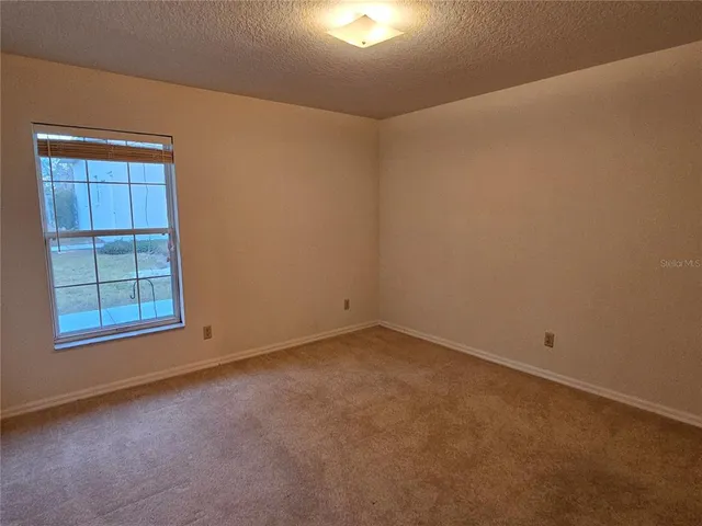 $359,900 | 5692 Northeast 62nd Court Road, Silver Springs, FL 34488