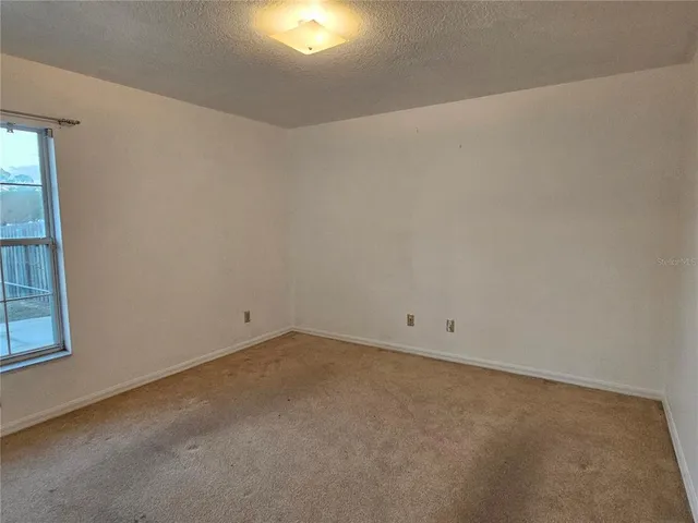 $359,900 | 5692 Northeast 62nd Court Road, Silver Springs, FL 34488