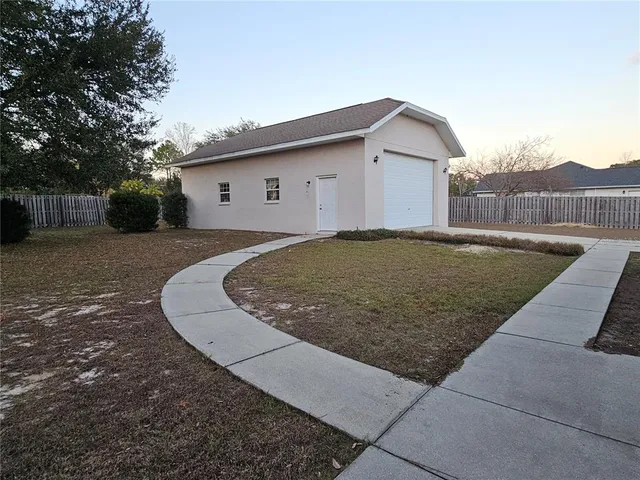 $359,900 | 5692 Northeast 62nd Court Road, Silver Springs, FL 34488