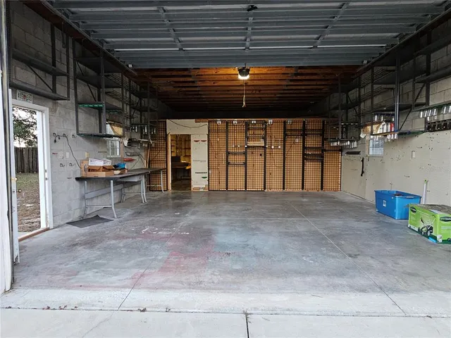 $359,900 | 5692 Northeast 62nd Court Road, Silver Springs, FL 34488