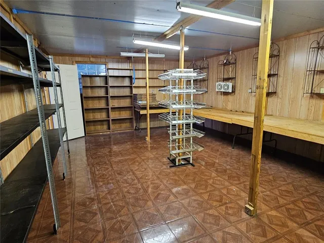 $359,900 | 5692 Northeast 62nd Court Road, Silver Springs, FL 34488