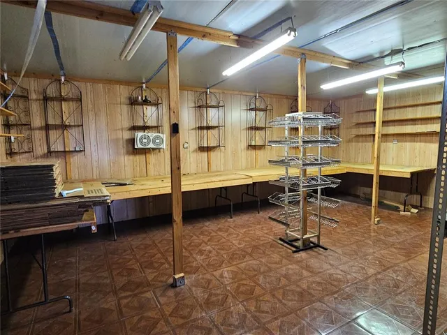 $359,900 | 5692 Northeast 62nd Court Road, Silver Springs, FL 34488