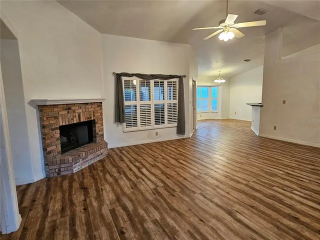 $359,900 | 5692 Northeast 62nd Court Road, Silver Springs, FL 34488