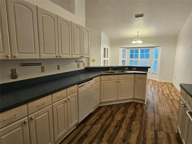 $359,900 | 5692 Northeast 62nd Court Road, Silver Springs, FL 34488