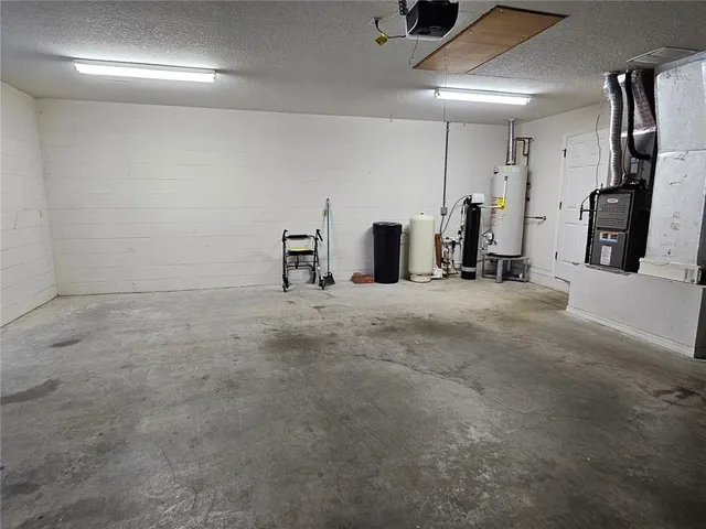 $359,900 | 5692 Northeast 62nd Court Road, Silver Springs, FL 34488