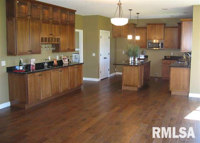 5564 Judge Road Bettendorf, IA 52722 - Photo 7 of 12 Gallery Image 7