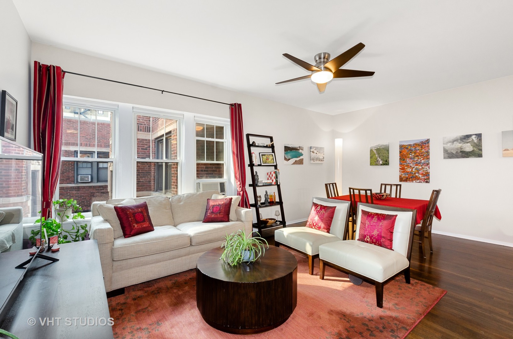 535 West Brompton Avenue, Unit 3S Chicago, IL 60657 - Photo 2 of 12 a living room with furniture potted plant and a window