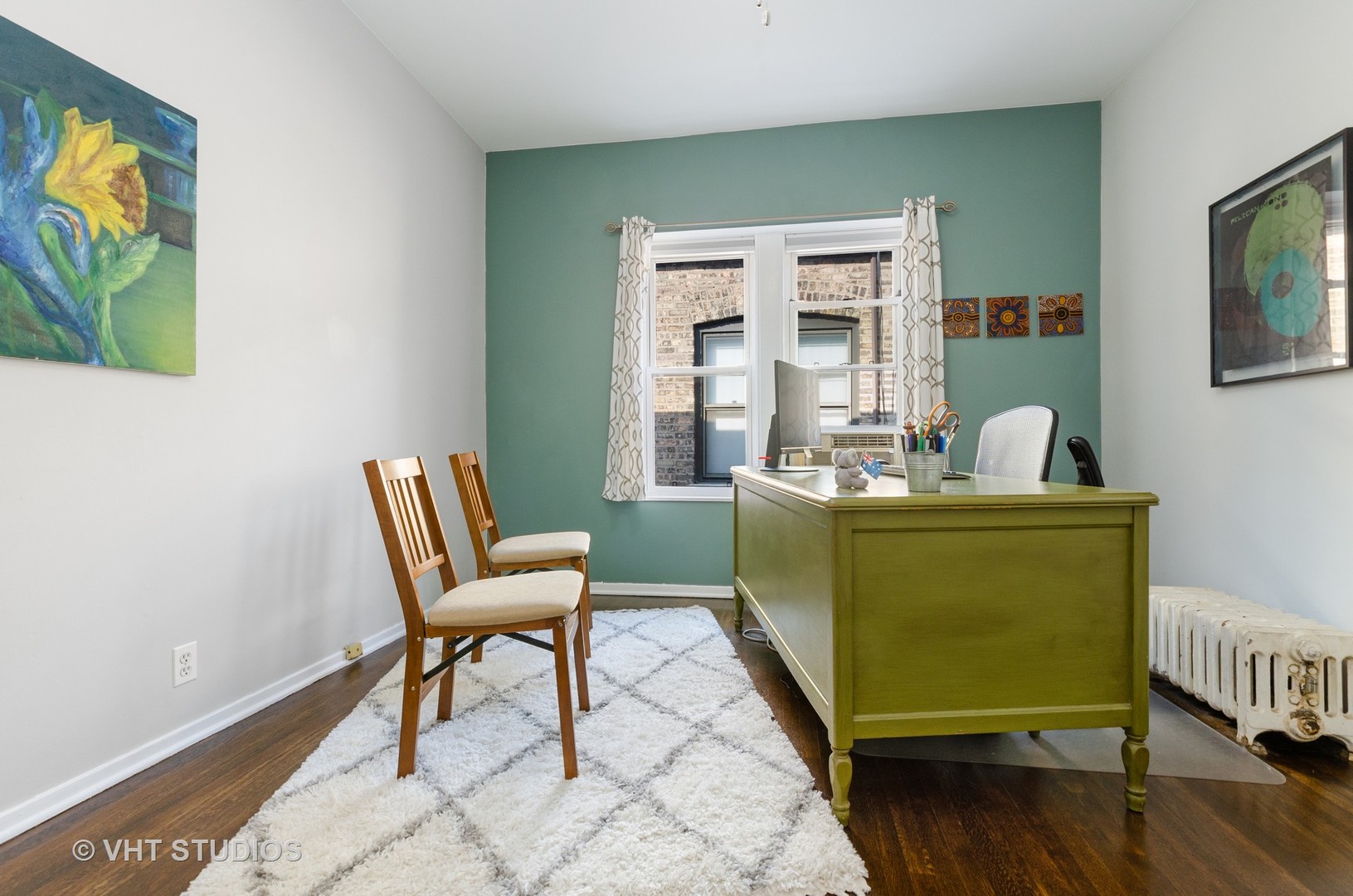 535 West Brompton Avenue, Unit 3S Chicago, IL 60657 - Photo 8 of 12 a living room with furniture and a window