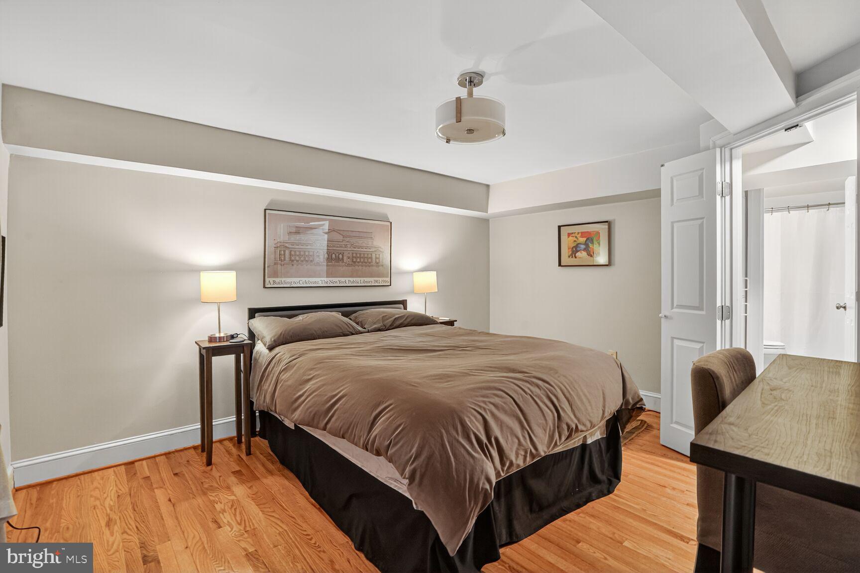 905 South Carolina Avenue Southeast, Unit 6 Washington, DC 20003 - Photo 5 of 36