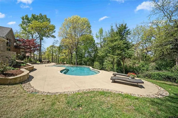 $1,175,000 | 2015 Stonegate Boulevard, Tyler, TX 75703