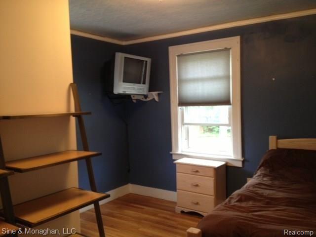 1512 Roslyn Road Grosse Pointe, MI 48236 - Photo 14 of 28 photo-28.jpg