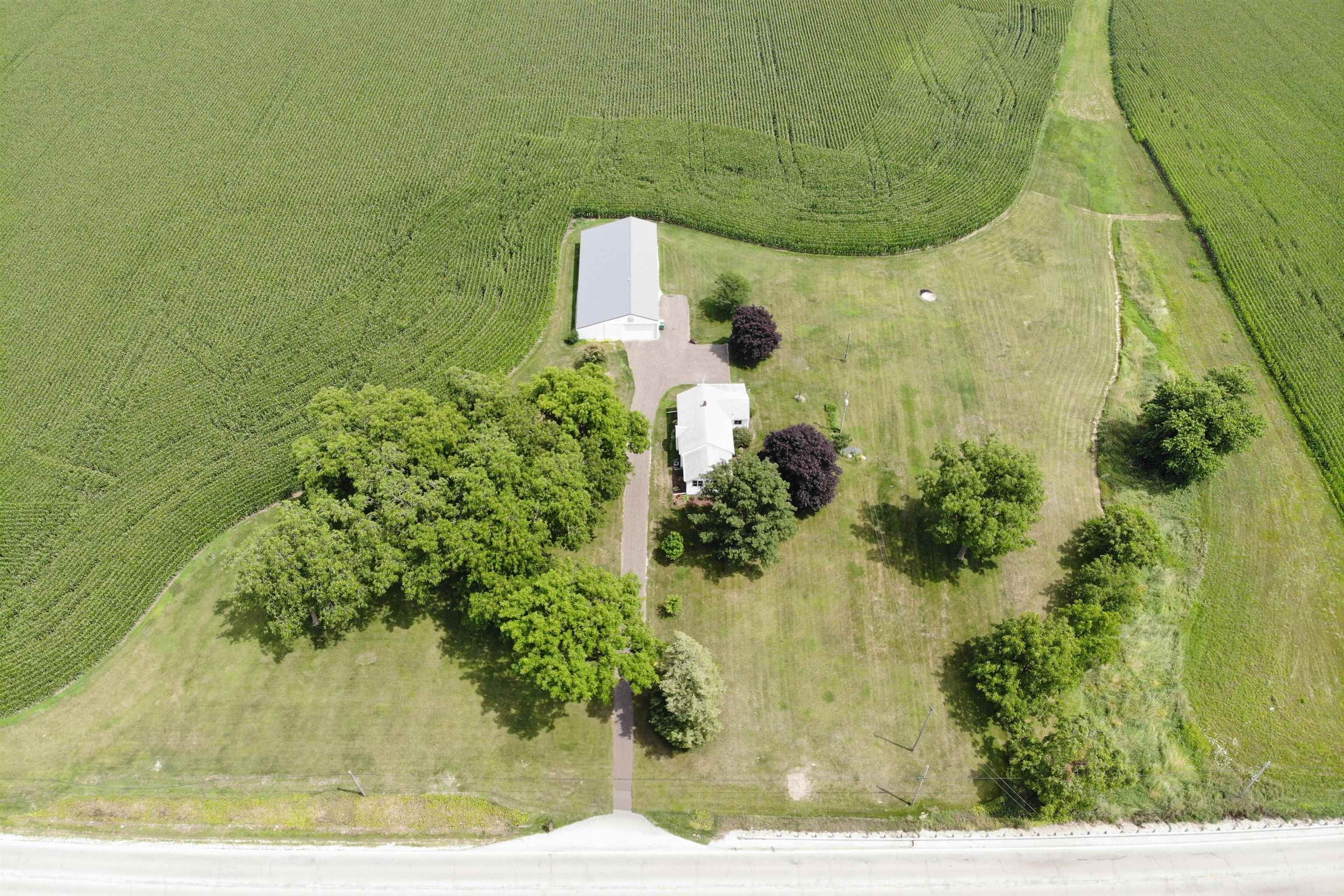 9783 North Main Road Rockton, IL 61072 - Photo 2 of 31 a view of a garden