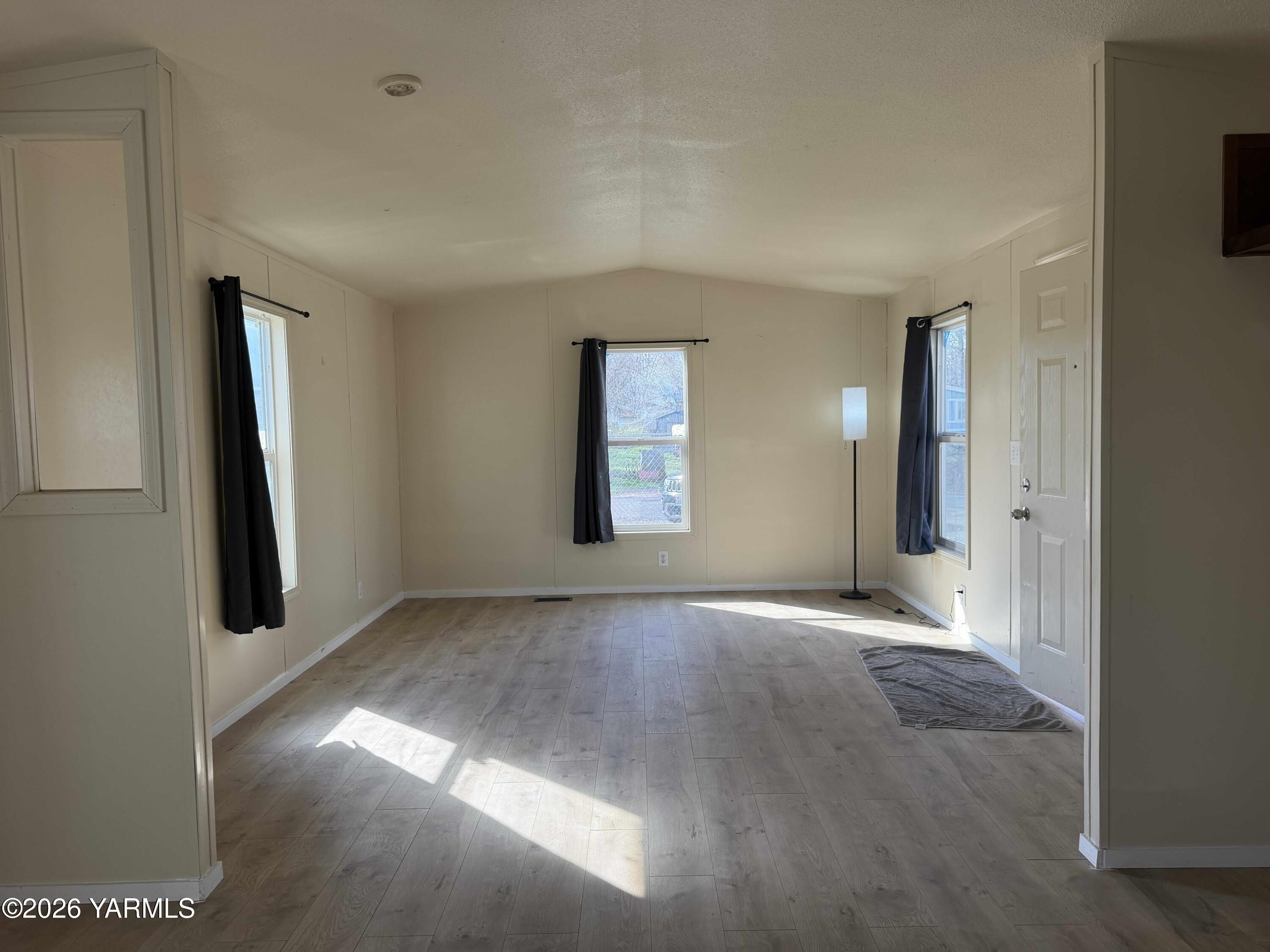 481 1st Street White Swan, WA 98952 - Photo 5 of 22 IMG_2378 2