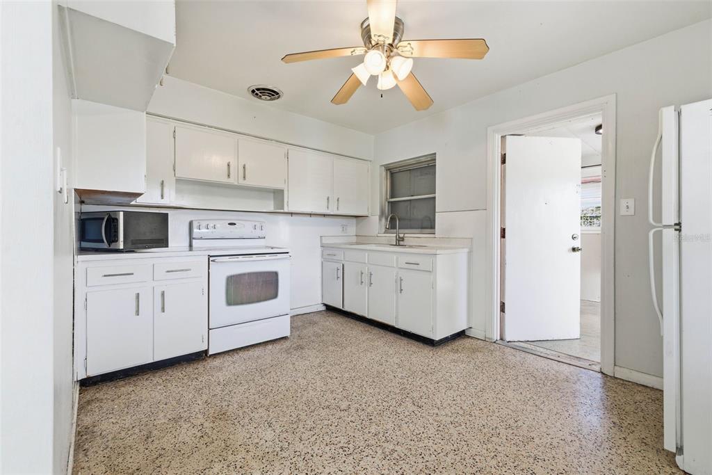 3113 West Dewey Street Tampa, FL 33607 - Photo 11 of 25