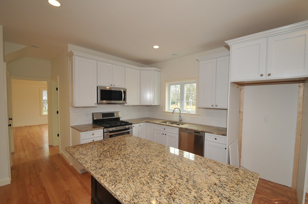20 Spring Valley Road Natick, MA 01760 - Photo 4 of 29