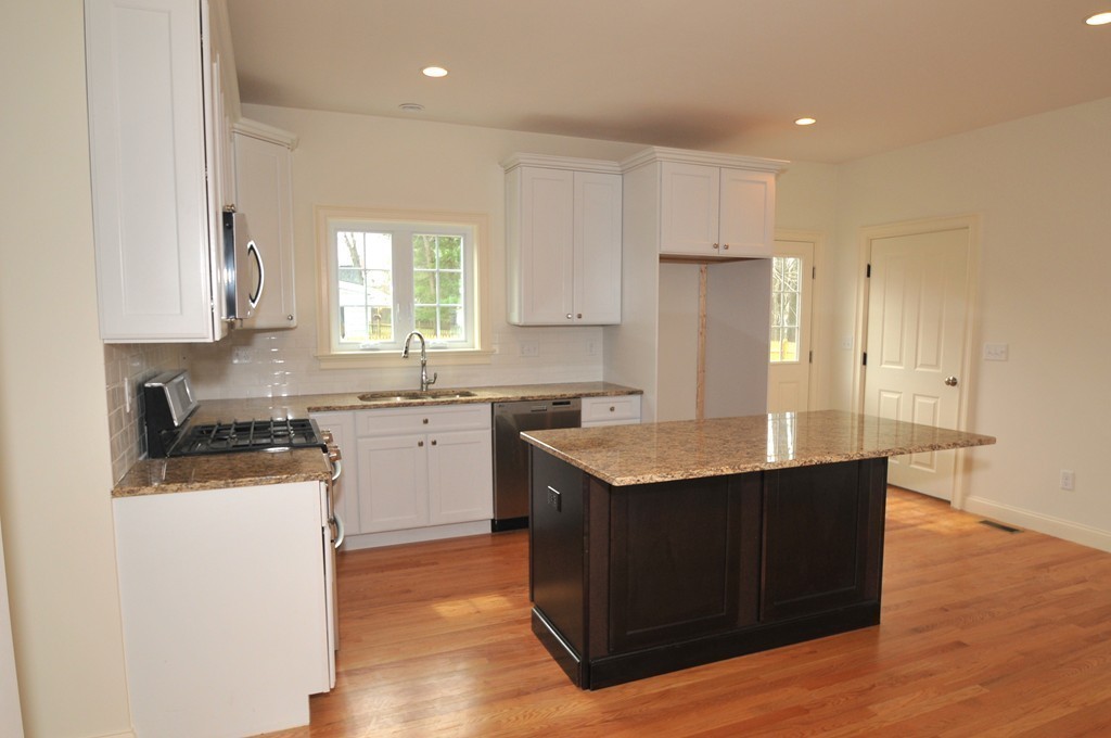20 Spring Valley Road Natick, MA 01760 - Photo 5 of 29