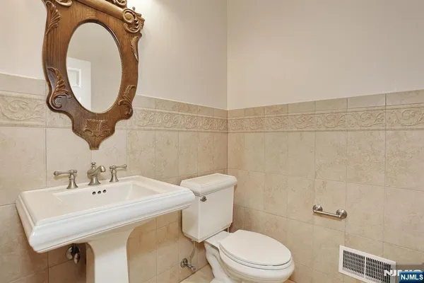 $5,200 | 26 Candlewood Drive, Old Tappan, NJ 07675