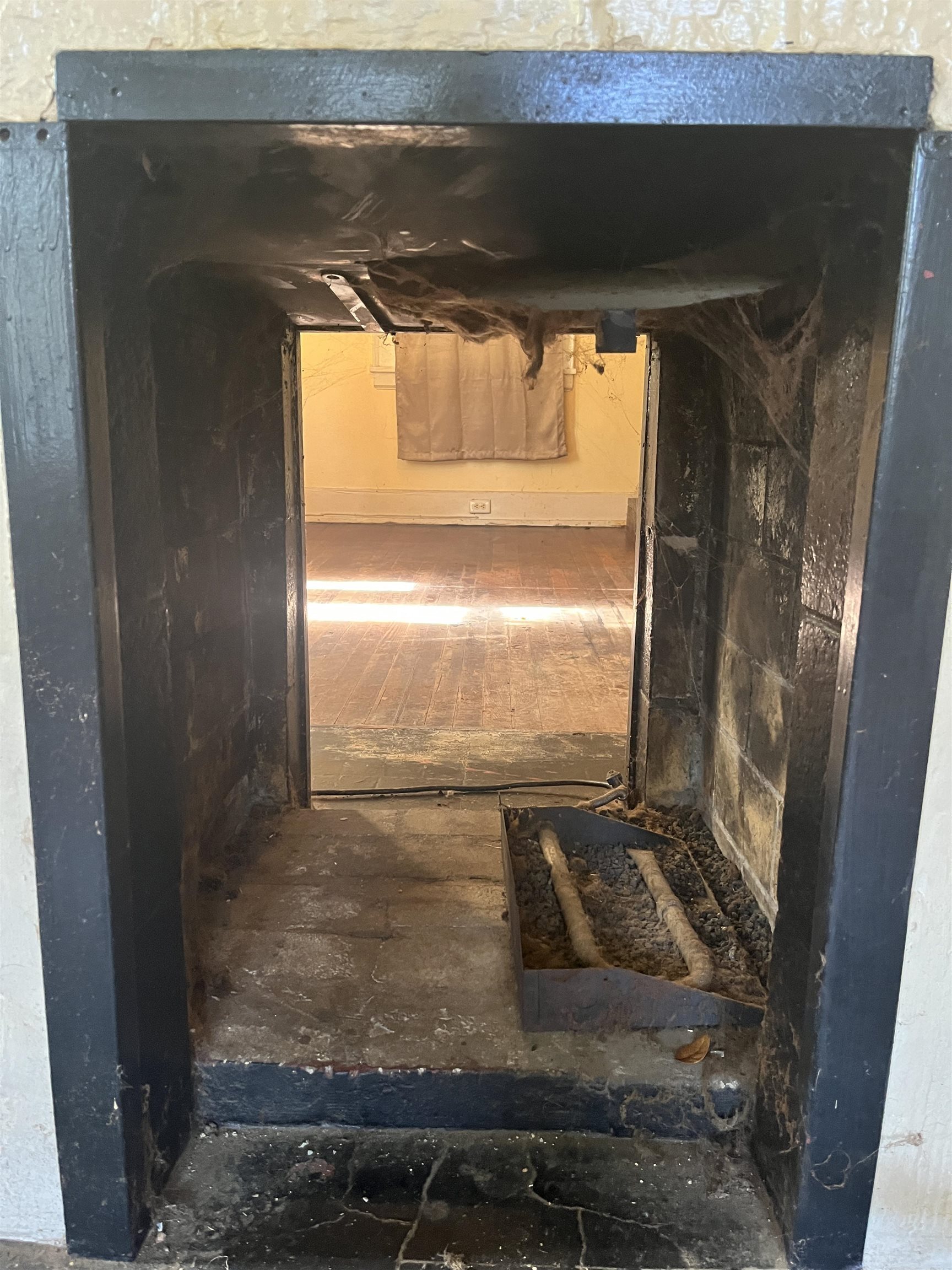 211 4th Street Mobile, AL 36611 - Photo 11 of 34 View of corridor