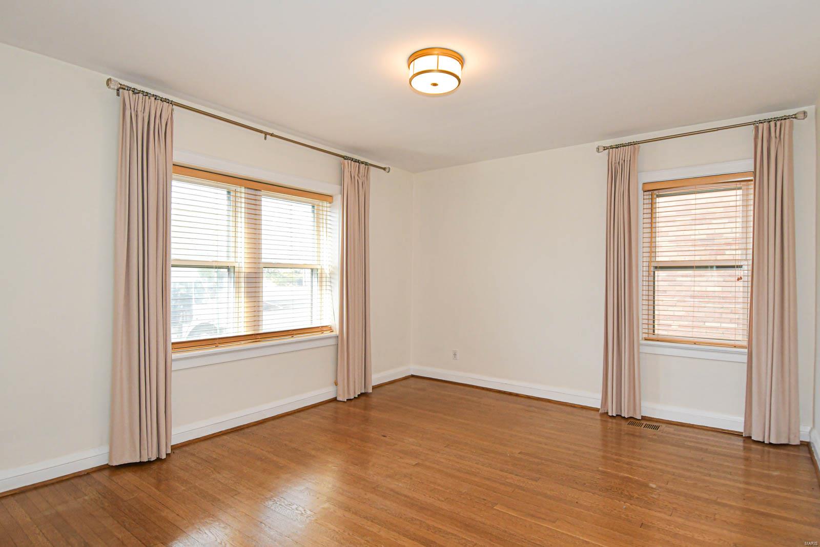 7629 Wydown, Unit 1S St. Louis, MO 63105 - Photo 15 of 26