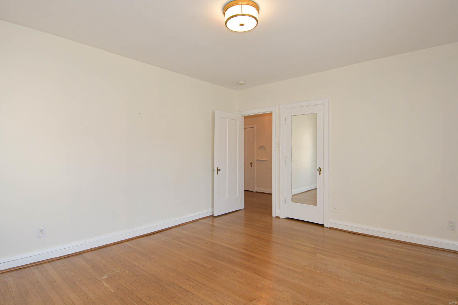 7629 Wydown, Unit 1S St. Louis, MO 63105 - Photo 17 of 26