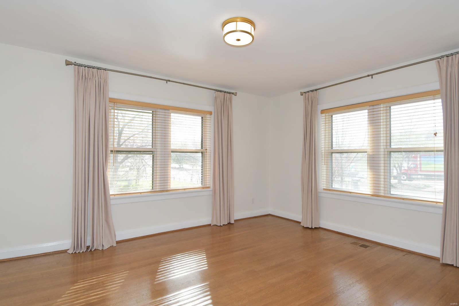 7629 Wydown, Unit 1S St. Louis, MO 63105 - Photo 19 of 26