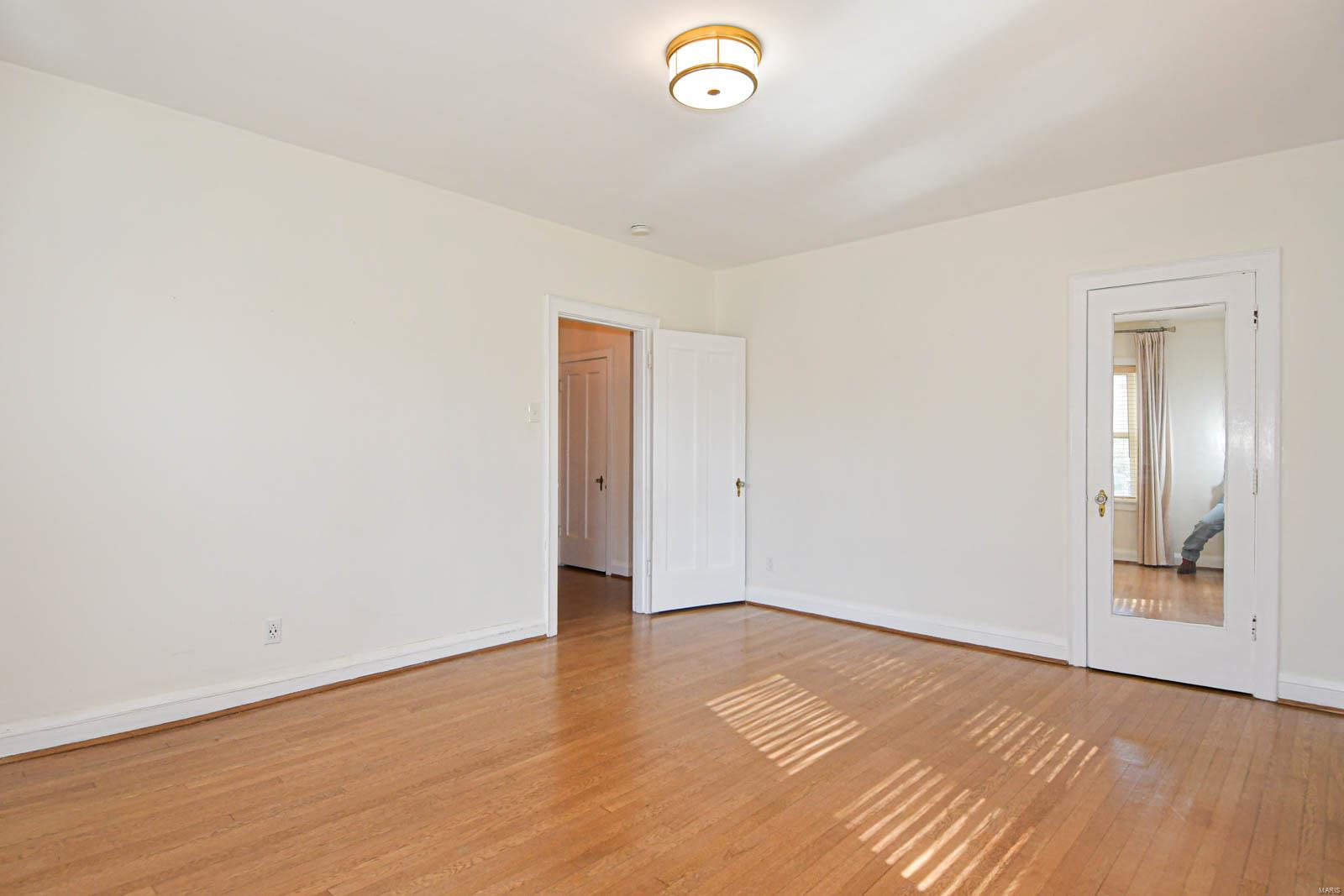 7629 Wydown, Unit 1S St. Louis, MO 63105 - Photo 21 of 26