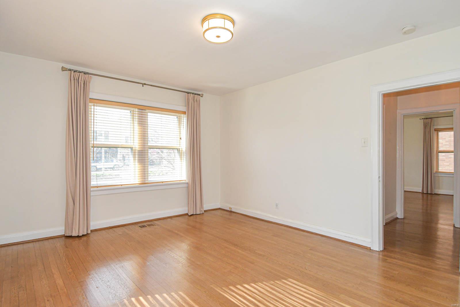 7629 Wydown, Unit 1S St. Louis, MO 63105 - Photo 22 of 26