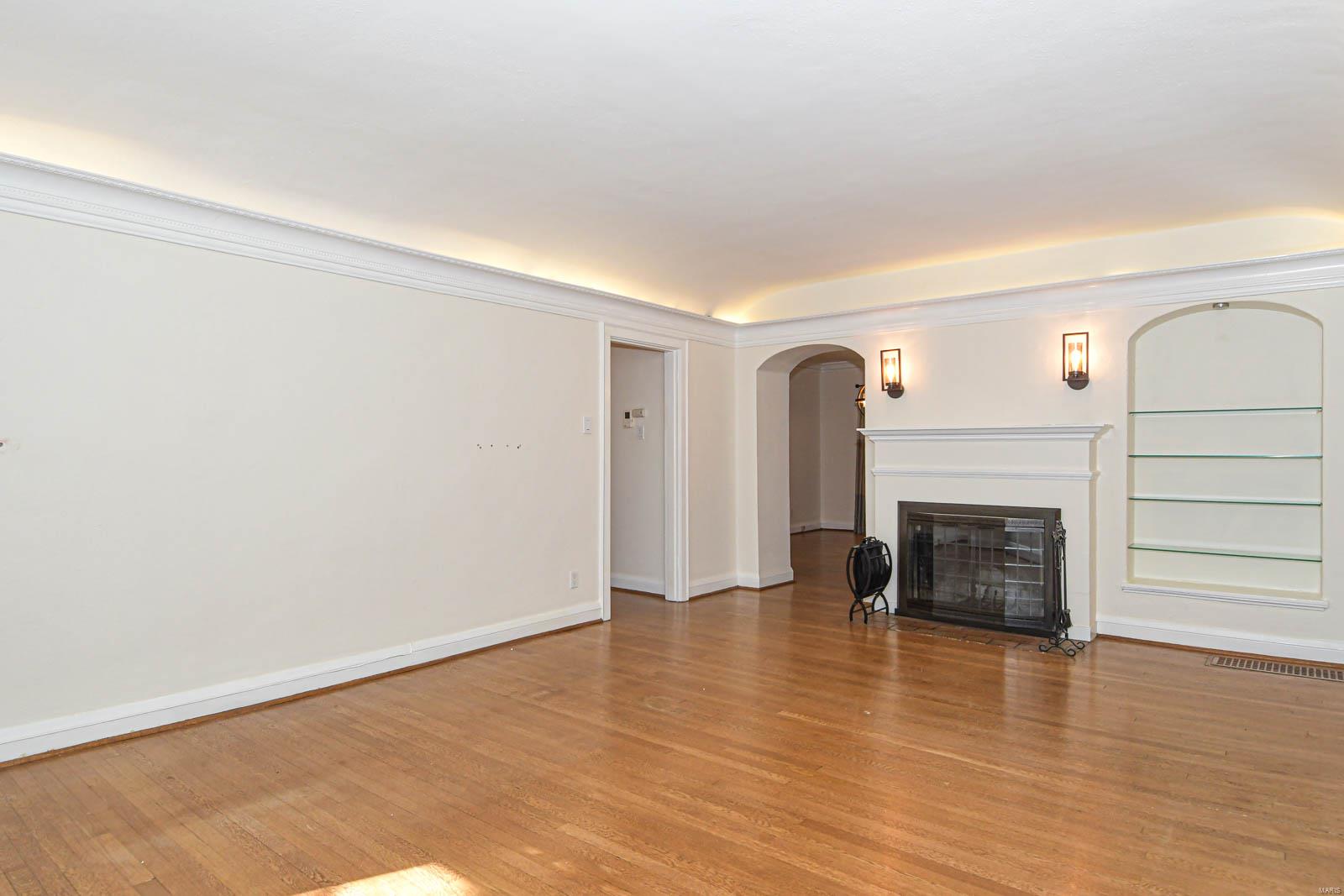 7629 Wydown, Unit 1S St. Louis, MO 63105 - Photo 5 of 26