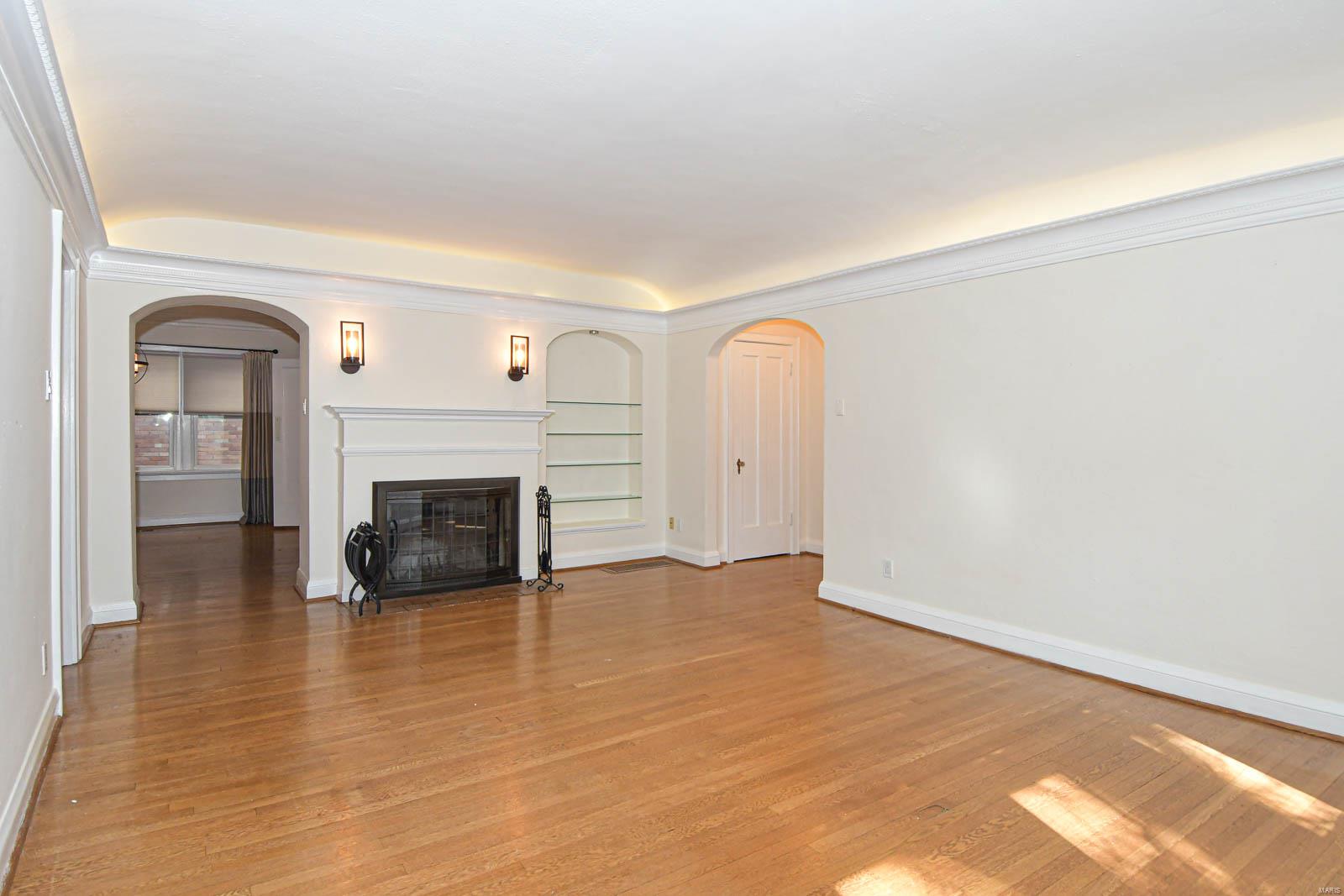 7629 Wydown, Unit 1S St. Louis, MO 63105 - Photo 6 of 26